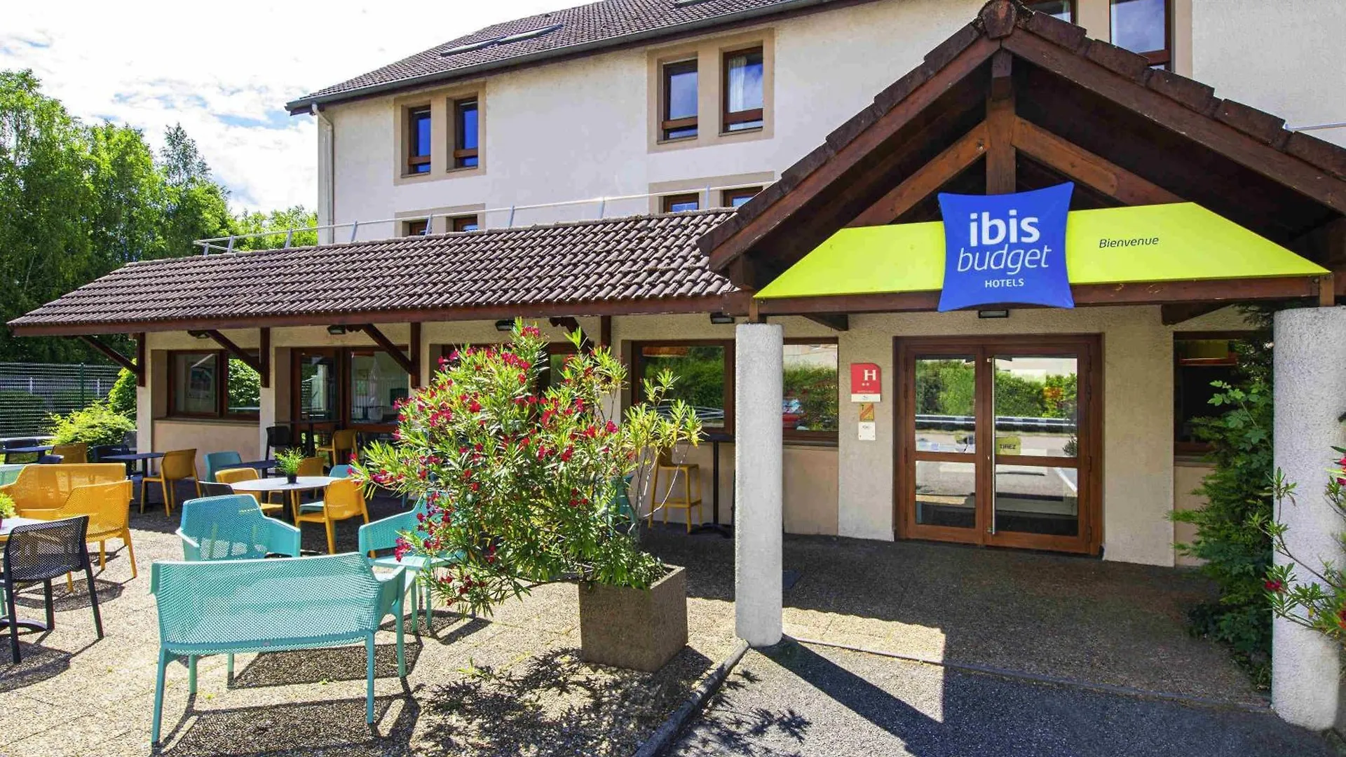 Séjourner dans les Alpes Françaises : 7 Ibis Budget Comparés